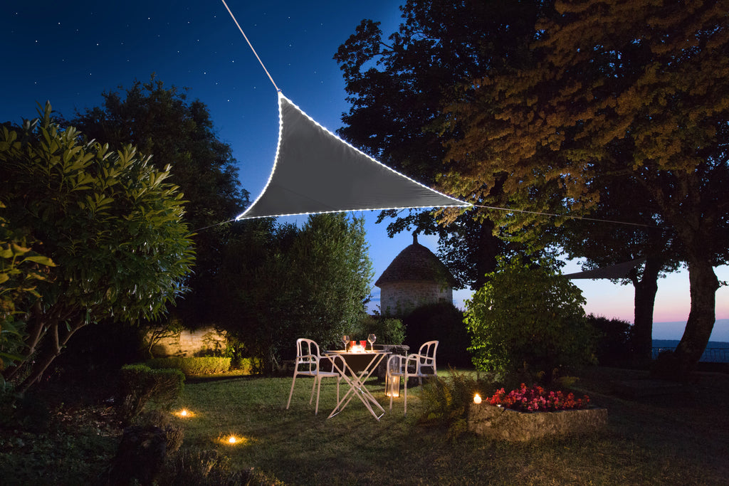 Voile d'ombrage SERENITY Triangulaire 3.60 m avec Bordures LEDS solaires