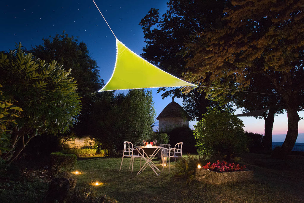 Voile d'ombrage SERENITY Triangulaire 3.60 m avec Bordures LEDS solaires