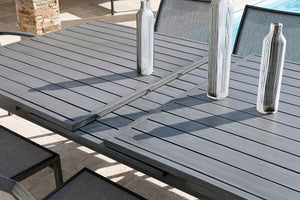 Ensemble repas Santorin aspect teck grisé - table et fauteuils